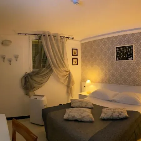 Hotel Actor